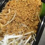 Best Pad Thai (Choice of: Shrimp, Chicken, or Veg) in Farmingdale, NY