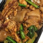 Best Pad See Yu (Chicken or Beef) in Farmingdale, NY